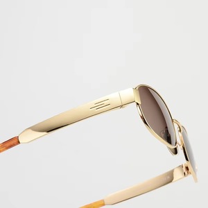 Lunettes de soleil polarisées de luxe pour hommes, monture métallique rectangulaire rétro argentée, protection UV400, design personnalisé - Product Image 4