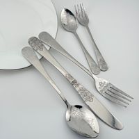 DINGYONG OEM/ODM für 410 Edelstahl Doppelmuster Nordisches Minimalistisches Besteck-Set mit Spiegelfinish Hotelqualität Messer