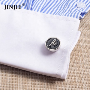 Nouvelle arrivée stock vente chaude boutons de manchette alphabet émail doux laiton noir lettre boutons de manchette pour hommes - Product Image 3