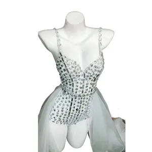 Yeni kadın beyaz kristaller kıyafet şarkıcı örgü tren kostüm seksi Rhinestones Bodysuit caz dans giyim