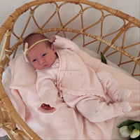 Combinaison à jambes longues personnalisée à faible MOQ, style enveloppant, avec ourlet en dentelle, pour nouveau-né, tenue de printemps, pull en coton doux et précieux pour bébé fille