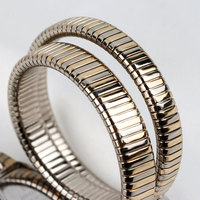 Montres pour femmes de luxe en acier inoxydable plaqué or 18 carats, cadran carré, design torsadé serpent, affichage à aiguilles, mouvement Haiou