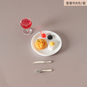 Jouet <span class=keywords><strong>miniature</strong></span> alimentaire, mini maison de poupée, verre à vin rouge simulé, modèle de décoration de scène de table à manger avec steak et pâtes à l'occidentale - Product Image 6