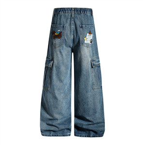 Pantalon <span class=keywords><strong>de</strong></span> <span class=keywords><strong>travail</strong></span> pour homme en denim brodé, taille mi-haute, coupe large, style streetwear décontracté, avec imprimé cartoon, tissé, style industriel lourd, ODM, pour l'hiver - Product Image 4