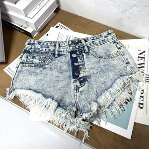 กางเกงขาสั้นผ้ายีนส์ขอบพู่ติดกระดุมสำหรับผู้หญิงกางเกงเอวสูงแบบไล่ระดับสีกางเกงยีนส์ขาสั้นสำหรับ Y2k - Product Image 1