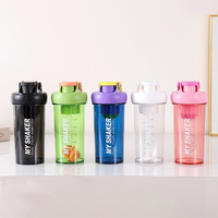 Vente flash : bouteille de shaker en plastique portable sans BPA de 900 ml, pour protéines, smoothies, milkshakes, mélangeur pour la salle de sport et le fitness, bouteille de sport