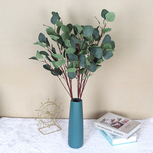 Feuilles d'eucalyptus artificielles 90 cm, fleurs en soie vertes pour décorations de maison et de mariage - Product Image 1