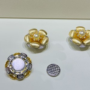 Broche simple en perles bicolore, accessoire de mode estival haut de gamme polyvalent, style japonais et coréen, tempérament élégant - Product Image 2
