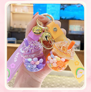 Porte-clés Tasse de Thé au Lait Glacé Colorée, Best-seller Transfrontalier, Pendentif de Sac pour Couple, Porte-clés Exquis à Sable <span class=keywords><strong>Liquide</strong></span> - Product Image 4