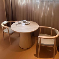 Canapé SEM, table basse, fauteuil lounge, design épuré, configuration en trois places en ligne droite, cadre en bois personnalisable, hôtel