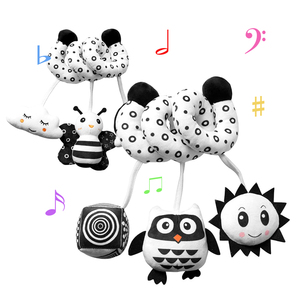 Jouet de <span class=keywords><strong>poussette</strong></span> suspendu noir et blanc couinant en <span class=keywords><strong>spirale</strong></span> cercle d'<span class=keywords><strong>activité</strong></span> siège de voiture jouets de voyage - Product Image 1