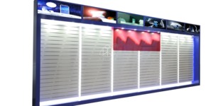 Mesa de Exhibición de Teléfonos de Madera para Decoración de Tiendas con Estante de Almacenamiento Inferior y Accesorios de Exhibición para <span class=keywords><strong>Colgar</strong></span> en <span class=keywords><strong>Pared</strong></span> de Listones - Product Image 5