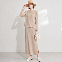 Ensemble plissé pour femme, haut côtelé minimaliste et jupe colonne fendue, prêt à expédier, ensemble deux pièces pour femme, de notre usine avec 20 ans d'expérience