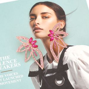 Pendientes de Lujo Ligero con Dijes Geométricos Calados y Hojas de Diamantes Chapadas en Oro, Regalo para Amigos, Unisex - Product Image 3