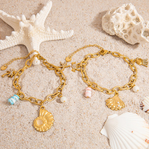 Pulsera de Moda con Dijes, Chapada en Oro, con Colgante de Concha de Caballito de Mar, Joyería Unisex, Accesorio con Temática Oceánica de Verano - Product Image 2