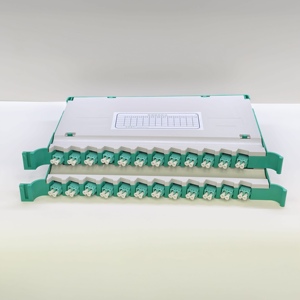 Châssis de distribution de fibres optiques (ODF) 12 ports 24 fibres LC Duplex OM2/OM3/OM4 avec pigtail adaptateur, pour FTTH, montage en rack et plateau de fusion - Product Image 5