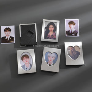 Kpop deux pouces recueillir <span class=keywords><strong>livre</strong></span> évider <span class=keywords><strong>cadre</strong></span> de protection en forme de <span class=keywords><strong>coeur</strong></span> <span class=keywords><strong>d</strong></span>écoratif ID photo ornements de bureau - Product Image 3