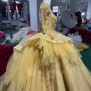 Robe de Soirée Quinceañera Élégante Or Champagne Mc031, Ornée de Cristaux Scintillants, en Tulle Longueur Ras du Sol avec Traîne Chapelle, 100% Polyester - Product Image 5