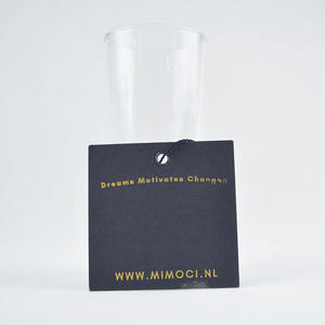 Étiquette de vêtement en papier de haute qualité, personnalisable avec impression et estampage, nouveau design tendance - Product Image 1