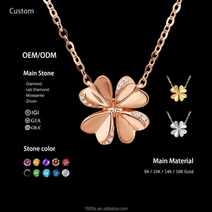 Collar con Colgante de Diamante de Cuatro Hojas con Iniciales Personalizadas y Cadena de Oro de 18K para Mujer - Joyería para Compromiso, Aniversario y Fiesta - Product Image 1