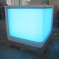 Comptoir de bar moderne sur mesure de haute qualité pour petite maison, avec design rétroéclairé RGB, idéal pour restaurant et utilisation en sous-sol