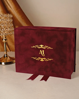 Boîte cadeau en velours réutilisable et portable, design personnalisé, avec logo en feuille d'or, ruban en satin bordeaux pour invitation de mariage