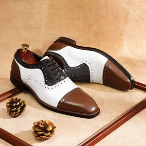 Chaussures Richelieu pour hommes en cuir véritable, de luxe, de haute qualité, à trois coutures, fabriquées à la main, Goodyear, style Business Casual, à lacets, formelles et gravées - Product Image 1
