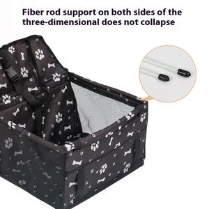 Tas Jinjing Hewan Peliharaan Lipat Minimalis Modis Musim Panas Bahan Oxford Bernapas, Tempat Tidur Anjing Portabel untuk Perjalanan dengan Cetakan Jejak Kaki - Product Image 5