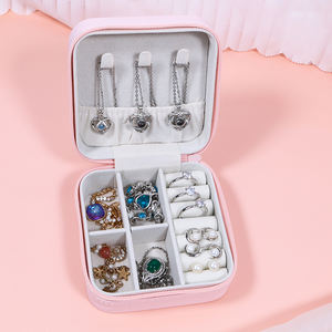 Cofanetto Portagioie da Viaggio Organizer Rigido Vintage con Cerniera in Velluto Blu Reale Personalizzato per Collane - Product Image 6