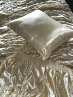 Doublure de cercueil en satin style européen avec bordure en dentelle dorée, tissu élégant pour l'intérieur du cercueil, fournitures funéraires, literie funéraire pour cercueils adultes