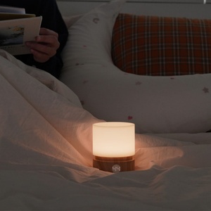 โคมไฟกลางคืนแบบ USB ดีไซน์สร้างสรรค์ พร้อมหน้าจอดิจิตอล ปรับความสว่างได้ ใช้ในห้องนอน สำหรับให้นมบุตร ชาร์จไฟได้ หมุนได้ - Product Image 6