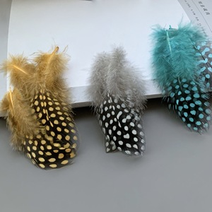 Plumas <span class=keywords><strong>de</strong></span> Gallina Teñidas Naturalmente en Varios Colores, <span class=keywords><strong>Venta</strong></span> al Por Mayor a Precio Económico, para Sombrerería, Decoración y Atado <span class=keywords><strong>de</strong></span> Moscas - Product Image 3