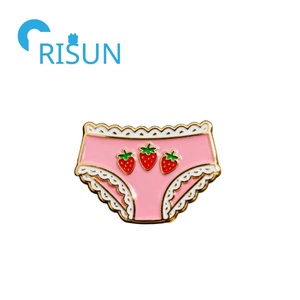 Personnalisé Métal <span class=keywords><strong>Sexy</strong></span> Rose Bikini Sous-Vêtements Costume Épinglette Badge Dessin Animé Fille Soutien-Gorge Caleçon Intime Culotte Épingles En Émail Broches - Product Image 2