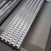 Cadre de convoyeur à rouleaux en caoutchouc à double rangée d'usine, table coulissante en acier inoxydable, support de scie à table, roulettes de guidage, convoyeur à rouleaux