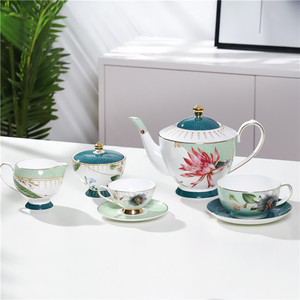 La <span class=keywords><strong>tazza</strong></span> di <span class=keywords><strong>tè</strong></span> del caffè della decalcomania floreale di lusso moderna di nozze mette l'insieme di <span class=keywords><strong>tè</strong></span> del caffè della porcellana dell'osso per i regali - Product Image 1