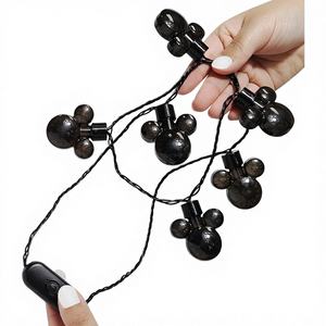 Échantillon de vente au détail H.E.R. Accessoires Collier lumineux LED de Noël sous licence pour filles Fabriqué en RPC - Product Image 1