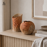 Vase à fleurs en céramique moderne Jossin, finition terre cuite, avec texture à découpes en spirale, pour table de salon et décoration intérieure
