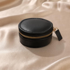 Boîte à bijoux de luxe avec logo personnalisé, organisateur de bijoux avec fermeture éclair, étui rond miniature en cuir PU pour collier, boucles d'oreilles, bagues - Product Image 4