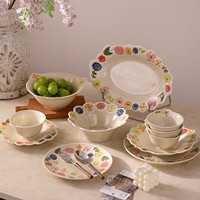 Ensemble de vaisselle en porcelaine écologique classique coréenne avec motif de rose en relief, personnalisable, compatible lave-vaisselle et micro-ondes