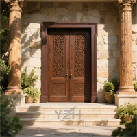 Villa de luxe de style italien avec une porte principale en teck cintré à double battant, design de porte principale, portes d'entrée pour la maison