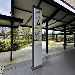 Panneau d'orientation électronique sur pied pour l'extérieur, pour musées, aéroports, parkings et comme guide d'orientation artistique - Product Image 6