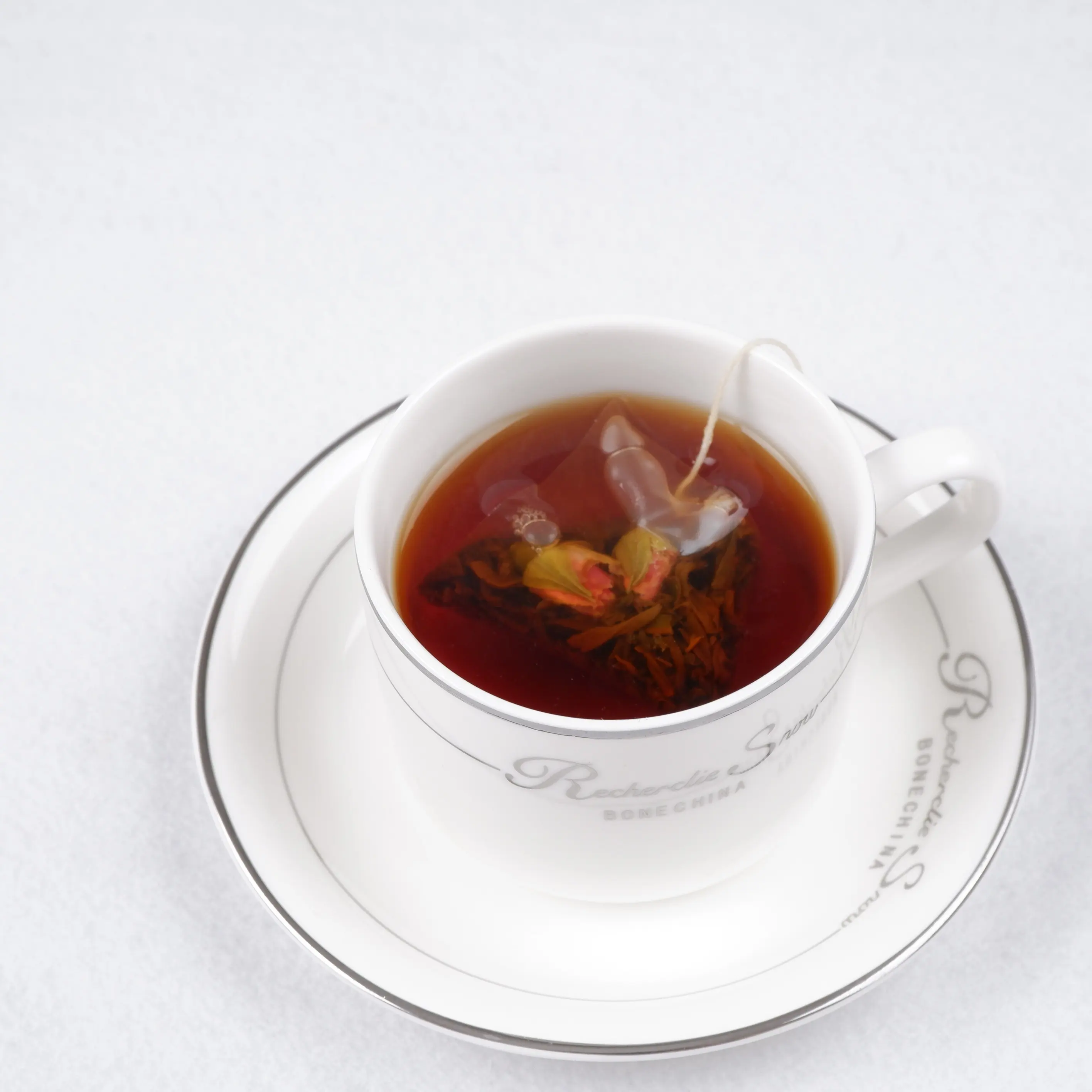 Osmanthe — combinaison de thé noir parfumé, thé avec sac à thé