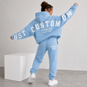 Ensemble de survêtement décontracté deux pièces en molleton bleu clair pour femme avec logo personnalisé OEM, sweat à capuche vintage et pantalon de jogging, manches longues, coupe classique - Product Image 1