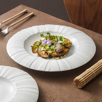 Assiette plate en porcelaine, style occidental, assiette à dîner, esthétique inspirée de l'origami, vaisselle d'hôtel, passe au micro-ondes, plat moderne