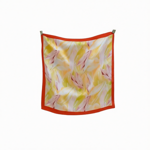 Fazzoletto quadrato piccolo Lily 70x70 cm, sciarpa in seta stampata per donna, accessorio moda - Product Image 1