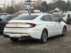 Auto Coreano Blanco 2020, Gasolina, con Calefacción y Ventilación, Faros LED, Sistema LDWS, Auto Usado Coreano Confiable - Product Image 2