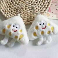 Porte-clés en peluche de fromage tranché doux en coton, fabrication OEM, marque privée, usine certifiée FAMA OEKO-TEX, pendentif personnalisé en gros, marchandise de marque