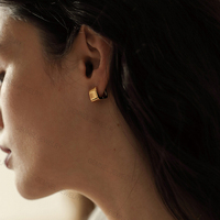 Anting-Anting Desain Cantik Wanita 925 Perak Murni Berlapis Emas Persegi Anting-Anting Hoop