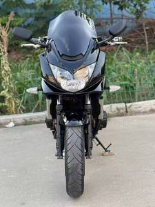 Moto Suzuki Bandit 1250 d'occasion, directement de l'usine, avec moteur 1255cc refroidi par eau, DOHC, quatre cylindres en ligne, comparable aux voitures neuves - Product Image 2