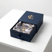 Boîte cadeau de luxe à tiroir coulissant rigide avec logo personnalisé estampé à chaud, doublure intérieure en satin, emballage en papier pour collier et bijoux